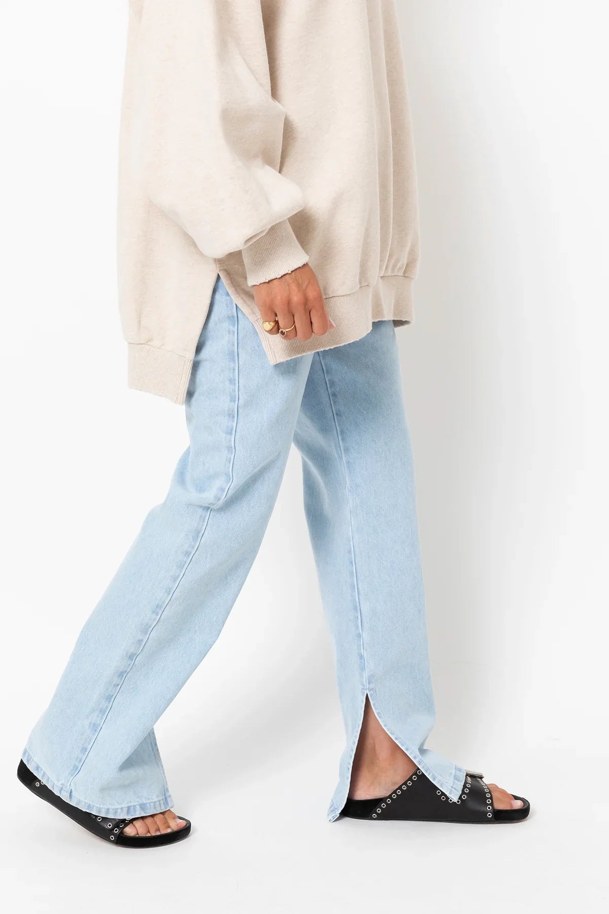 HUBERT STRAIGHT DENIM PANTS W/ SLIT L28